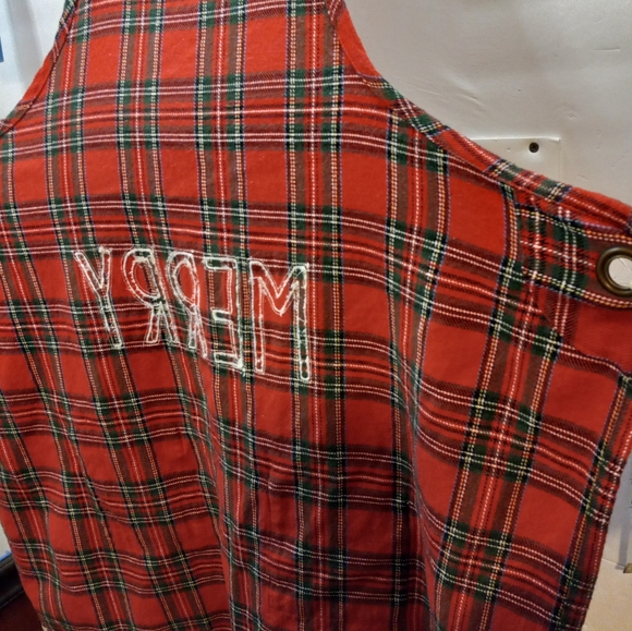 Mud Pie Plaid Merry Christmas Holidays Red Santa Front Pockets Apron - Picture 6 of 14